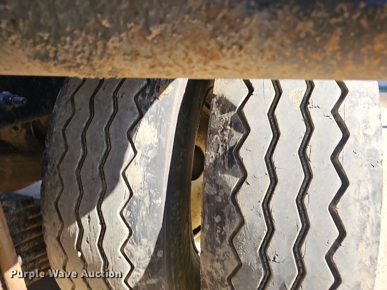 image for item NP9238 2014 Mack GU713  roll-off container truck