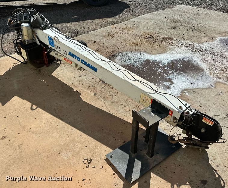 image for item NQ9514 Auto Crane DCG8R  truck mounted crane