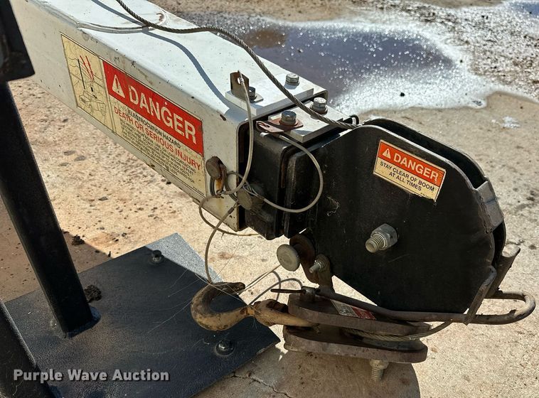 image for item NQ9514 Auto Crane DCG8R  truck mounted crane