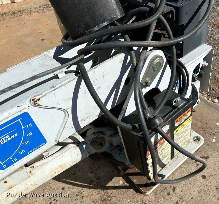 image for item NQ9514 Auto Crane DCG8R  truck mounted crane