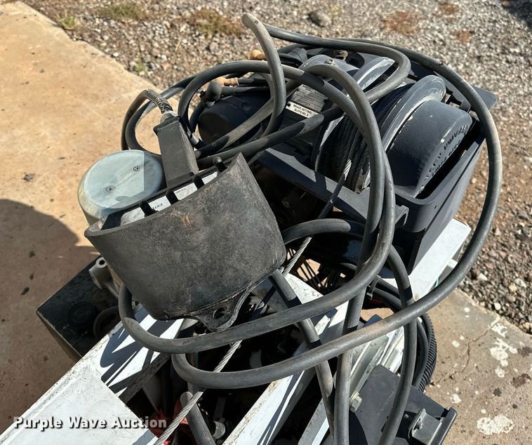 image for item NQ9514 Auto Crane DCG8R  truck mounted crane