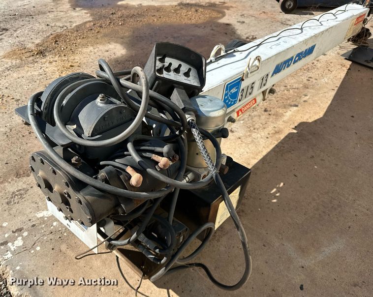 image for item NQ9514 Auto Crane DCG8R  truck mounted crane