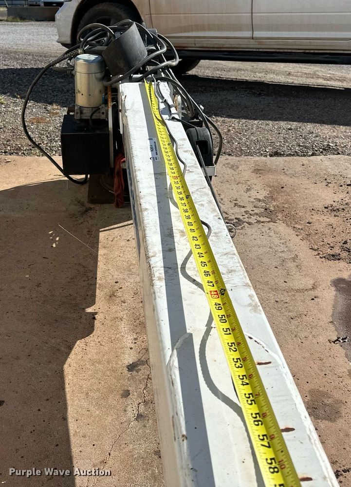 image for item NQ9514 Auto Crane DCG8R  truck mounted crane