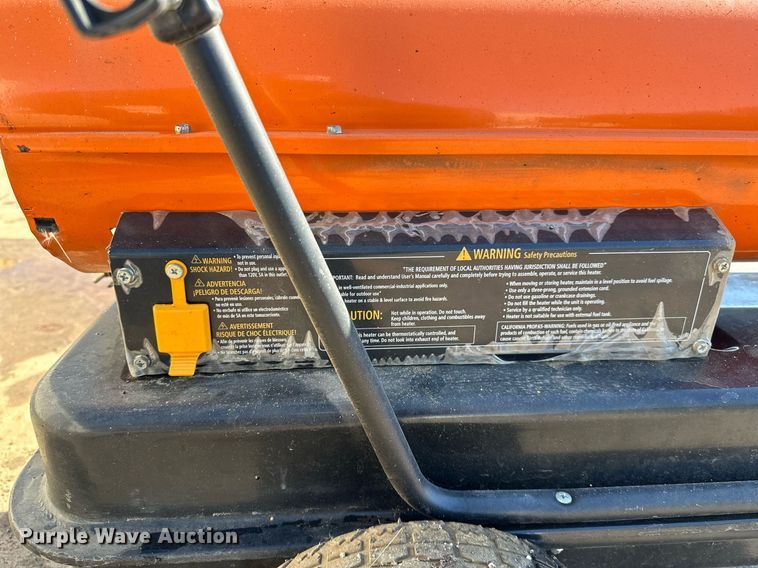 image for item NQ9516 Dayton 3VE51E  heater