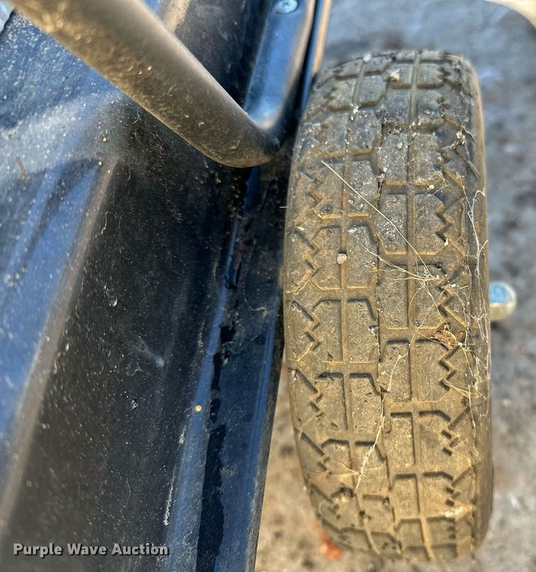 image for item NQ9516 Dayton 3VE51E  heater