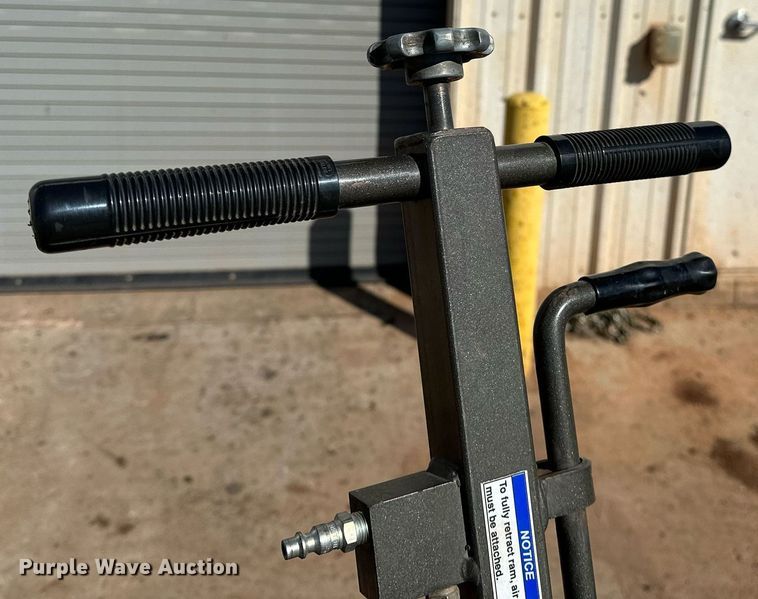 image for item NQ9517 (2) Gray TSL-50 floor jacks