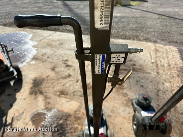 image for item NQ9517 (2) Gray TSL-50 floor jacks