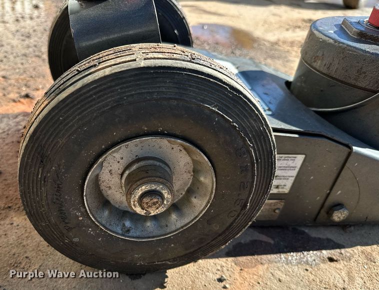 image for item NQ9517 (2) Gray TSL-50 floor jacks