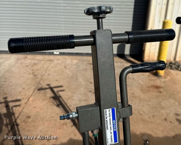 image for item NQ9517 (2) Gray TSL-50 floor jacks