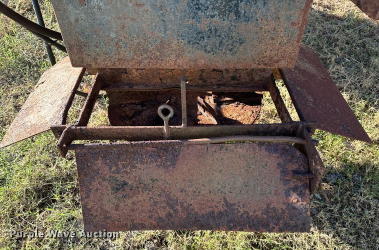 image for item NQ9518 Spreader