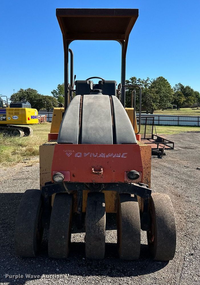 image for item NQ9520 1998 Dynapac CP132  pneumatic roller