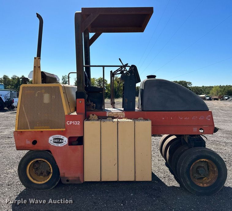 image for item NQ9520 1998 Dynapac CP132  pneumatic roller