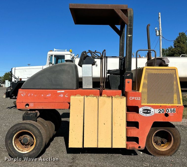 image for item NQ9520 1998 Dynapac CP132  pneumatic roller