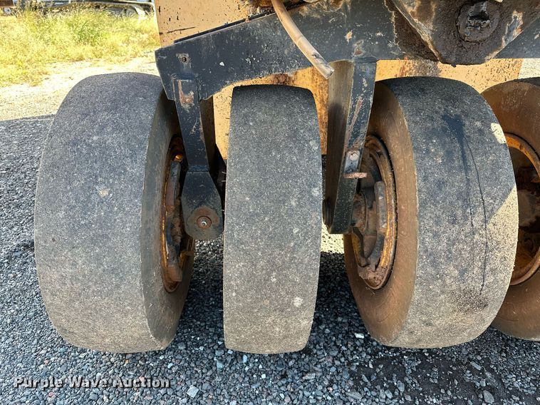 image for item NQ9520 1998 Dynapac CP132  pneumatic roller