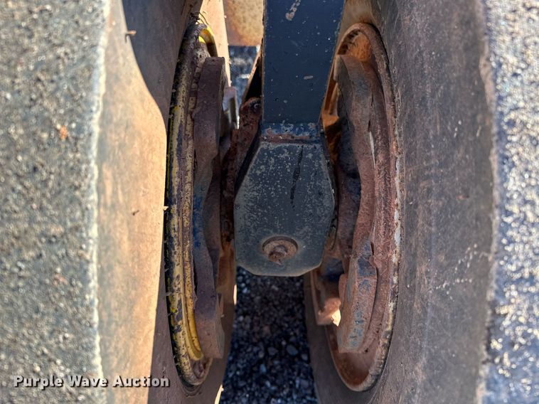 image for item NQ9520 1998 Dynapac CP132  pneumatic roller