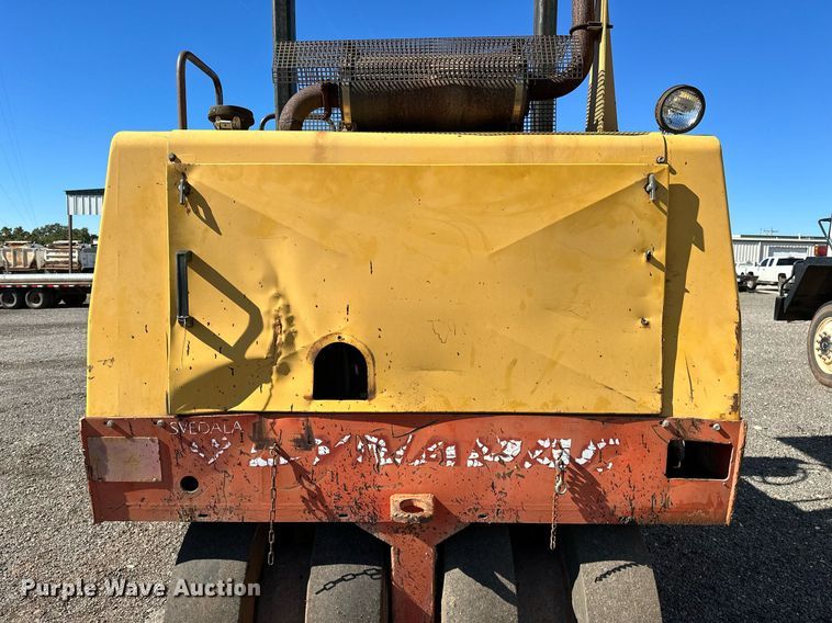 image for item NQ9520 1998 Dynapac CP132  pneumatic roller