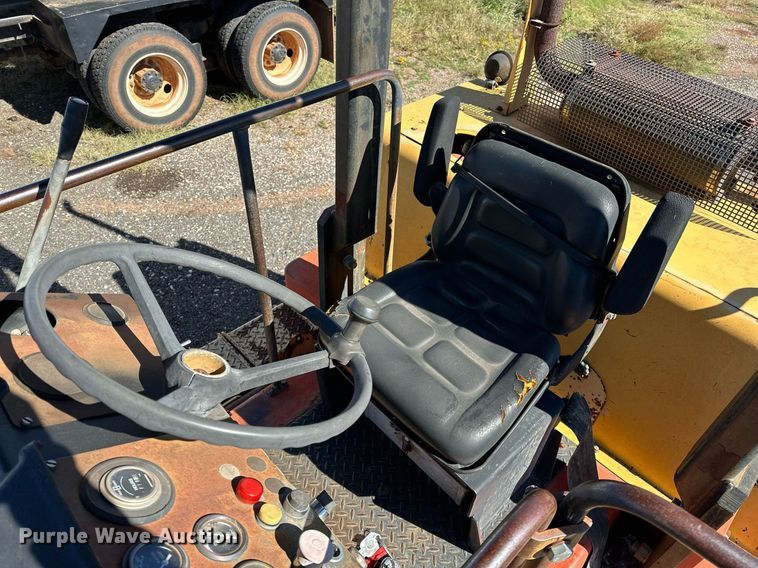 image for item NQ9520 1998 Dynapac CP132  pneumatic roller