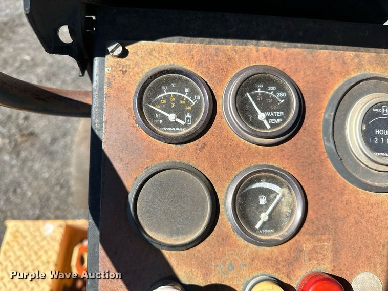 image for item NQ9520 1998 Dynapac CP132  pneumatic roller