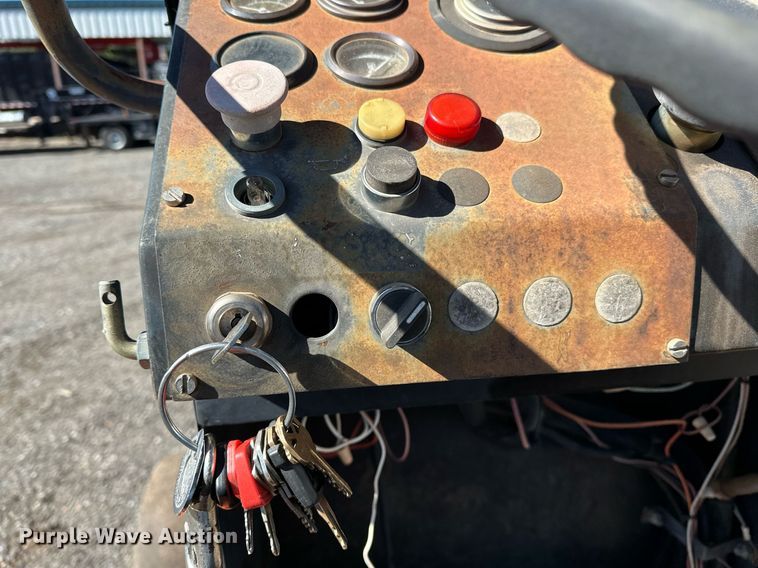 image for item NQ9520 1998 Dynapac CP132  pneumatic roller