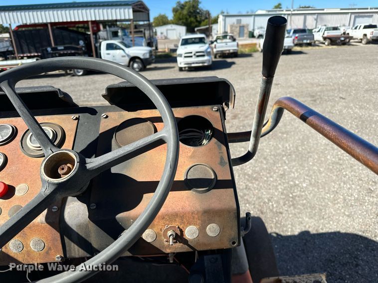 image for item NQ9520 1998 Dynapac CP132  pneumatic roller