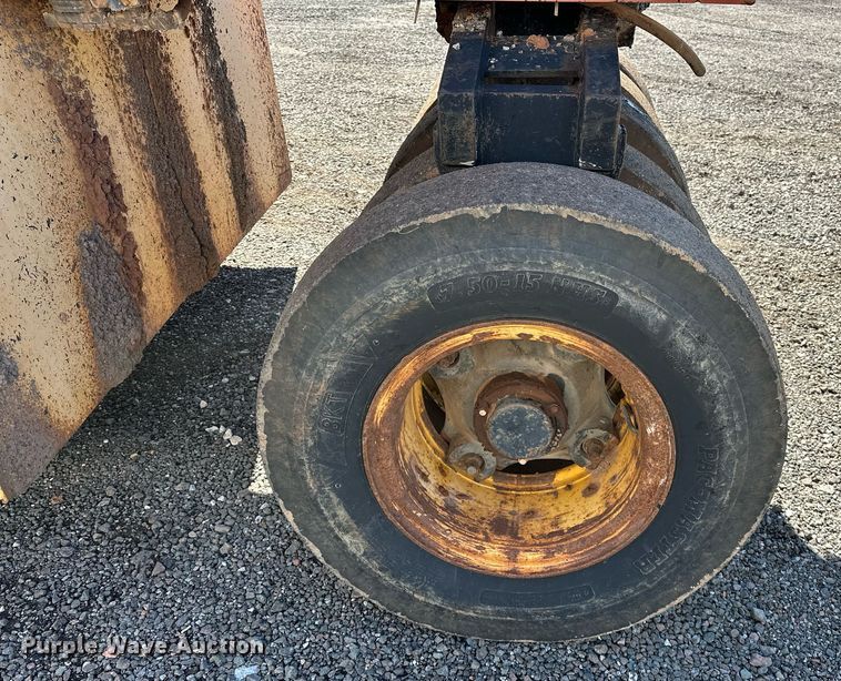 image for item NQ9520 1998 Dynapac CP132  pneumatic roller