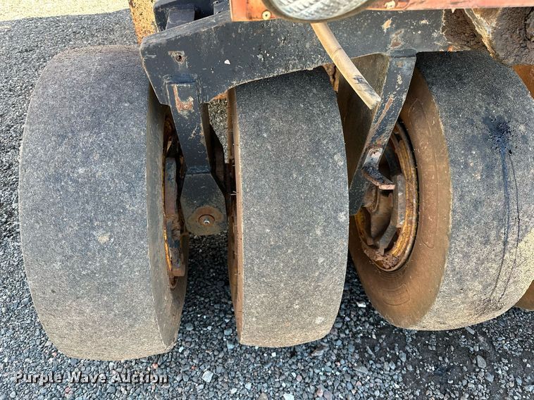 image for item NQ9520 1998 Dynapac CP132  pneumatic roller