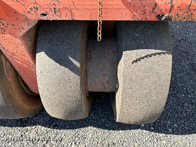 image for item NQ9520 1998 Dynapac CP132  pneumatic roller