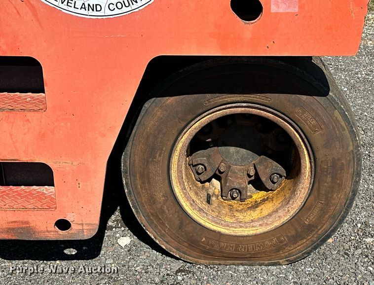 image for item NQ9520 1998 Dynapac CP132  pneumatic roller