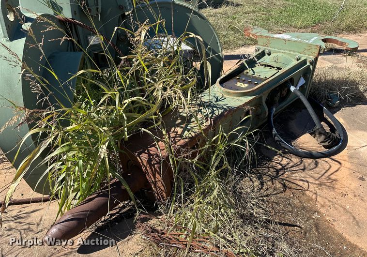 image for item NQ9523 2001 Central Fabricators 330  breaker