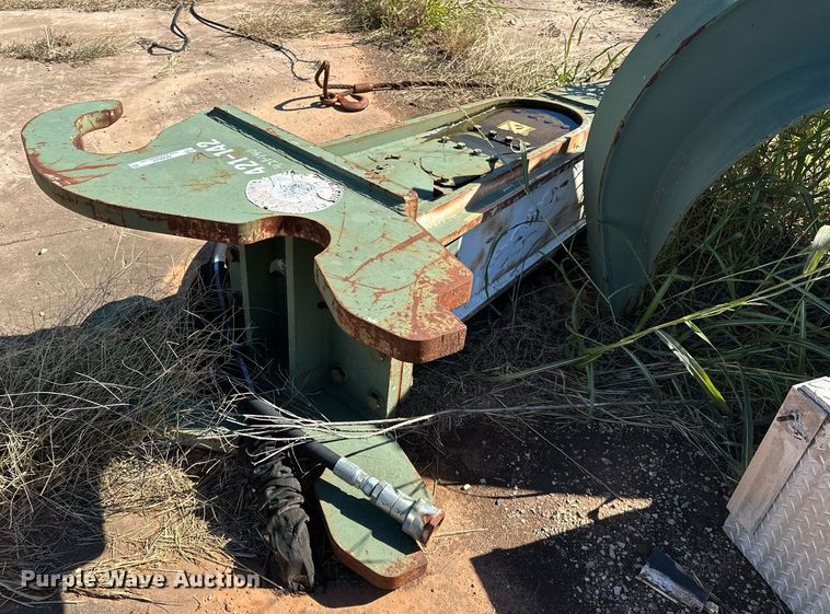 image for item NQ9523 2001 Central Fabricators 330  breaker