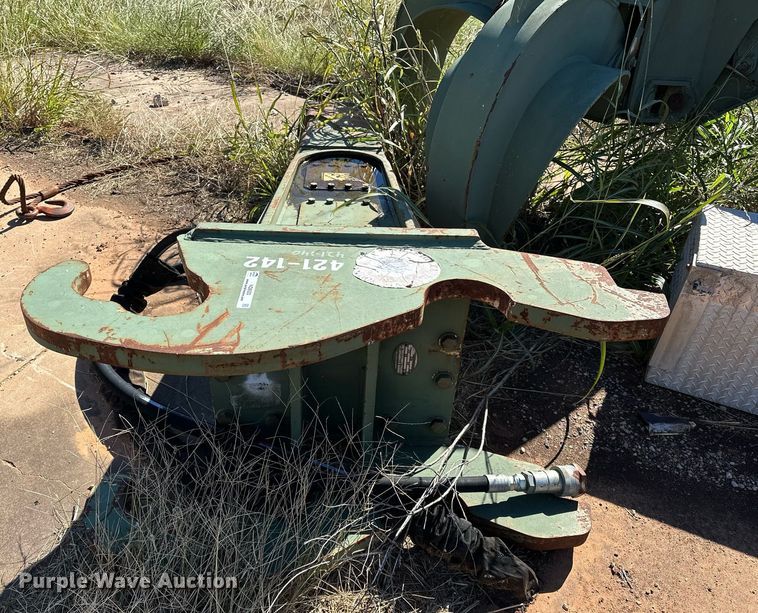 image for item NQ9523 2001 Central Fabricators 330  breaker