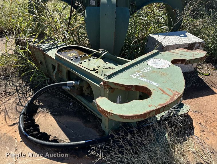 image for item NQ9523 2001 Central Fabricators 330  breaker