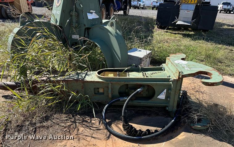 image for item NQ9523 2001 Central Fabricators 330  breaker