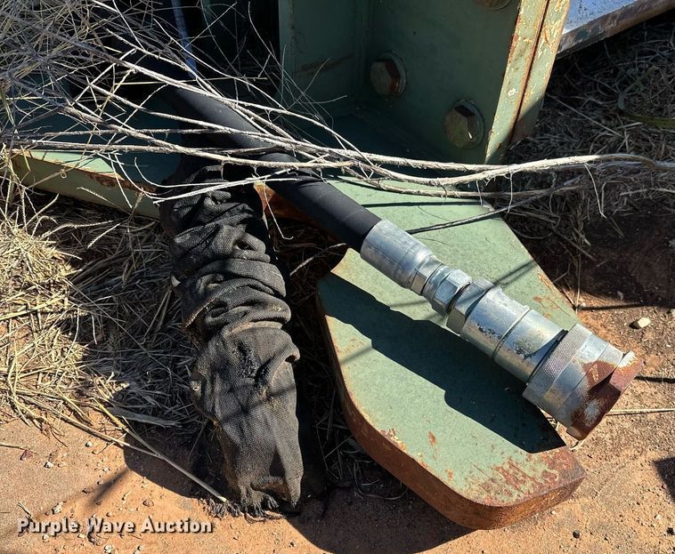 image for item NQ9523 2001 Central Fabricators 330  breaker