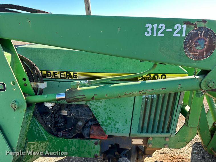 image for item NQ9527 1996 John Deere 5300  MFWD tractor