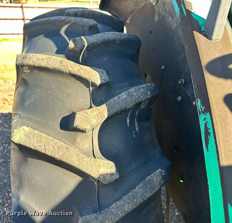 image for item NQ9527 1996 John Deere 5300  MFWD tractor