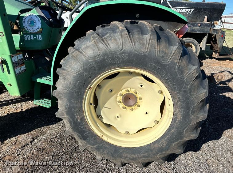 image for item NQ9527 1996 John Deere 5300  MFWD tractor