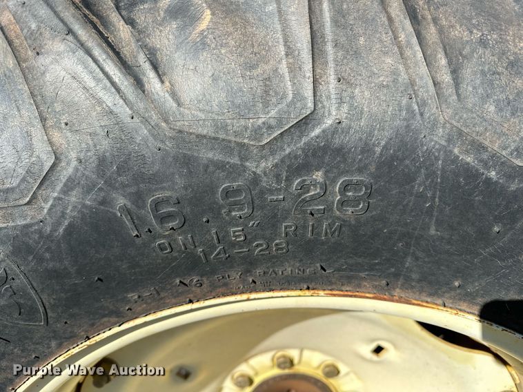 image for item NQ9527 1996 John Deere 5300  MFWD tractor