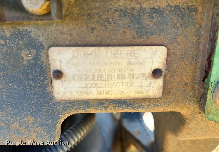 image for item NQ9527 1996 John Deere 5300  MFWD tractor