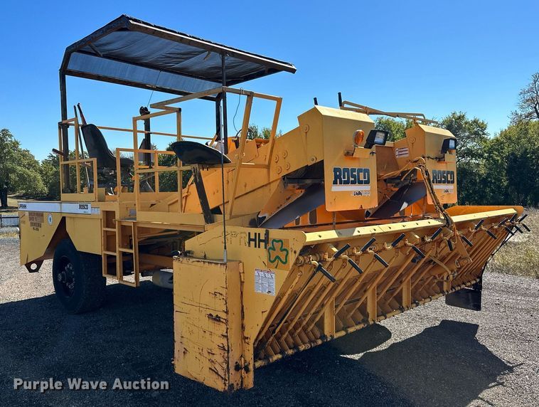 image for item NQ9528 2004 Rosco SPRHH  chip spreader