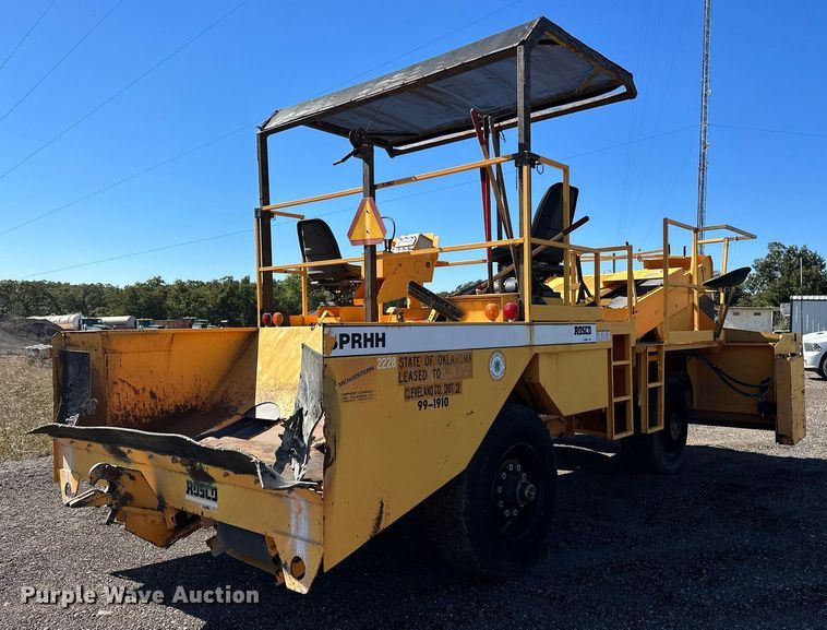 image for item NQ9528 2004 Rosco SPRHH  chip spreader