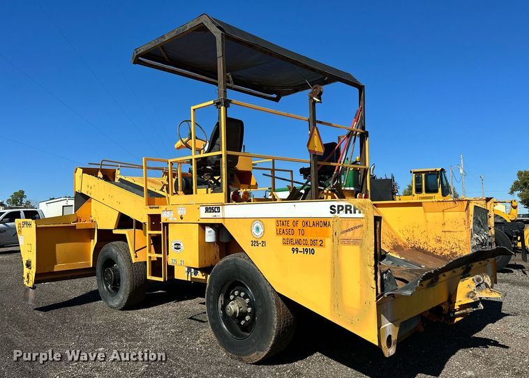 image for item NQ9528 2004 Rosco SPRHH  chip spreader