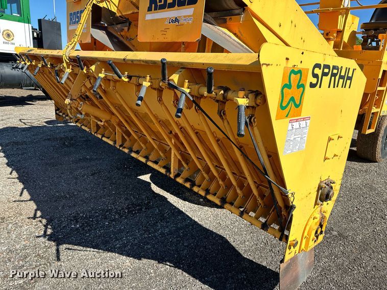 image for item NQ9528 2004 Rosco SPRHH  chip spreader