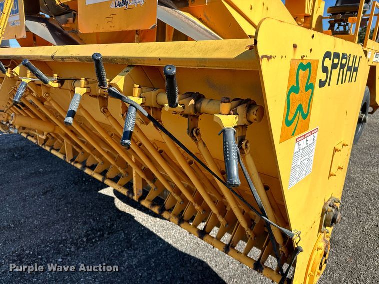 image for item NQ9528 2004 Rosco SPRHH  chip spreader