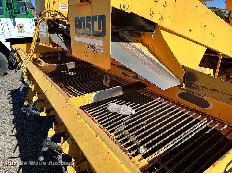 image for item NQ9528 2004 Rosco SPRHH  chip spreader