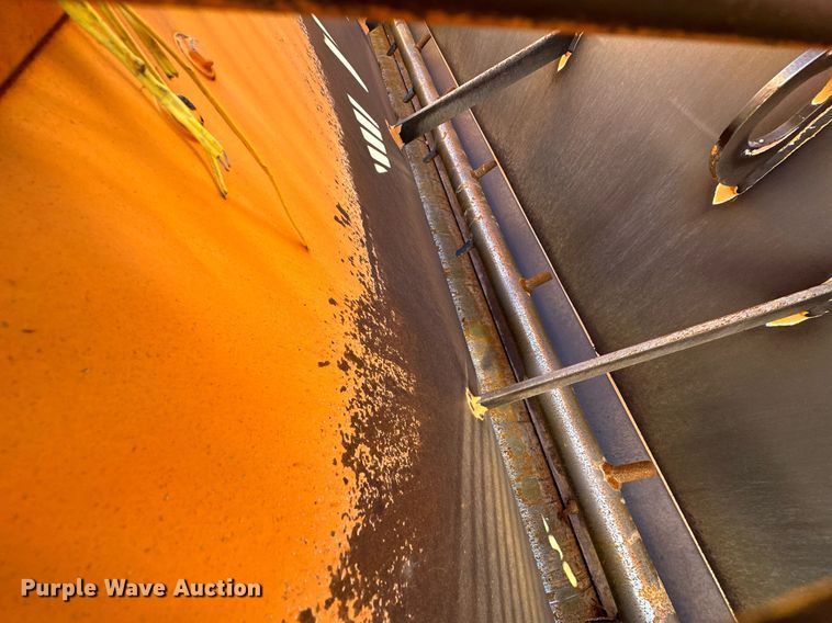 image for item NQ9528 2004 Rosco SPRHH  chip spreader