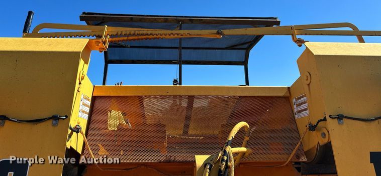 image for item NQ9528 2004 Rosco SPRHH  chip spreader