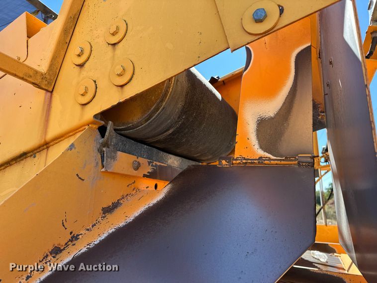 image for item NQ9528 2004 Rosco SPRHH  chip spreader