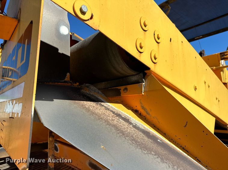 image for item NQ9528 2004 Rosco SPRHH  chip spreader