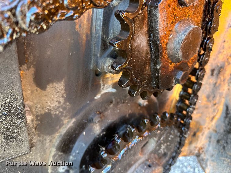 image for item NQ9528 2004 Rosco SPRHH  chip spreader